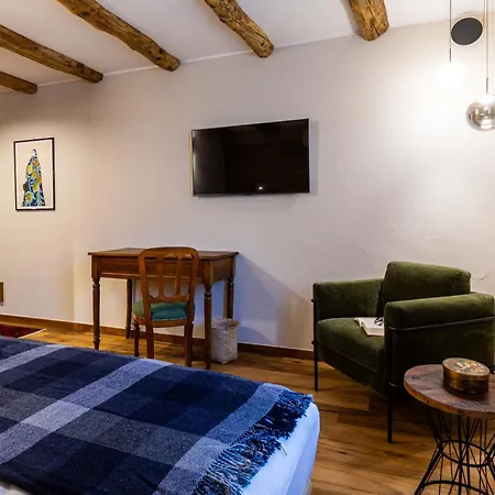 La Maison Du Sucre Bed & Breakfast 4*